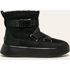 UGG - Śniegowce skórzane Classic Boom Buckle. Żółte śniegowce damskie Ugg, z wełny, bez zapięcia. W wyprzedaży za 579,90 zł.
