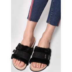 Czarne Klapki Levity. Czarne klapki damskie other, z materiału, na platformie. Za 59,99 zł.