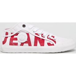 Pepe Jeans - Trampki Industry Logo. Czerwone trampki męskie Pepe Jeans, bez wzorów, z jeansu, na sznurówki. W wyprzedaży za 149,90 zł.