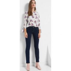 Jeansy straight. Niebieskie jeansy damskie marki Orsay. Za 99,99 zł.