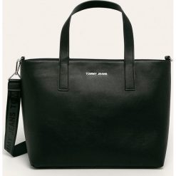 Tommy Jeans - Torebka. Czarne torby damskie na zakupy Tommy Jeans, w paski, z jeansu, duże, bez dodatków. Za 539,90 zł.