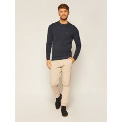 Sweter TOMMY HILFIGER Mouline Structure Crew Neck MW0MW14416. Niebieskie swetry męskie TOMMY HILFIGER, m, bez wzorów, klasyczne, z klasycznym kołnierzykiem, bez kaptura. Za 499,00 zł.