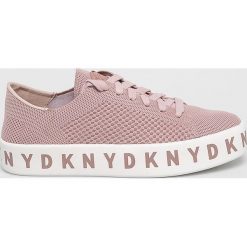 Dkny - Buty. Różowe buty sportowe damskie DKNY, bez wzorów, z gumy, sportowe. W wyprzedaży za 269,90 zł.