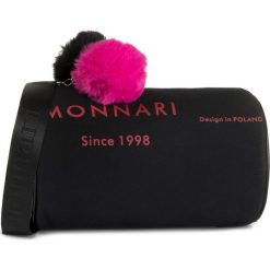 Torebka MONNARI - BAG7690-020 Black. Czarne listonoszki damskie Monnari, na co dzień, bez wzorów, ze skóry ekologicznej, bez dodatków. W wyprzedaży za 109,00 zł.