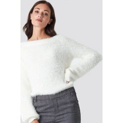 Rut&Circle Puchaty sweter - White. Białe swetry klasyczne damskie Rut&Circle, z dzianiny, z okrągłym kołnierzem. Za 161,95 zł.