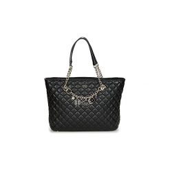 Torby shopper Guess VICTORIA TOTE. Czarne shopper bag damskie Guess, z aplikacjami. Za 619,00 zł.