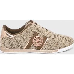 Guess Jeans - Buty Rylinn2. Żółte buty sportowe damskie Guess Jeans, z aplikacjami, z jeansu, sportowe. W wyprzedaży za 349,90 zł.