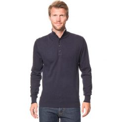 Sweter w kolorze granatowym. Niebieskie swetry męskie William de Faye, m, bez wzorów, z kaszmiru, ze stójką, bez kaptura. W wyprzedaży za 159,95 zł.