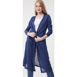Ciemnoniebieski Kardigan Moss. Niebieskie swetry damskie Born2be, s, bez wzorów. Za 89,99 zł.