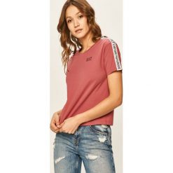 EA7 Emporio Armani - T-shirt. Białe bluzki damskie EA7 Emporio Armani, s, z aplikacjami, z elastanu, casualowe, z okrągłym kołnierzem, z krótkim rękawem. W wyprzedaży za 199,90 zł.