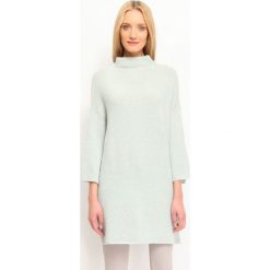 SWETER DŁUGI RĘKAW DAMSKI LUŹNY. Zielone golfy damskie marki Top Secret, na zimę, z dzianiny. W wyprzedaży za 39,99 zł.