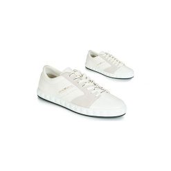 Buty Emporio Armani X4X254-XL694. Białe trampki męskie marki Emporio Armani, bez wzorów, bez zapięcia. Za 839,00 zł.