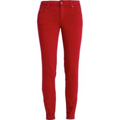 Liu Jo Jeans BOTTOM UP GODLY Jeansy Slim Fit ciliegia. Czerwone rurki damskie marki Liu Jo Jeans, z elastanu. W wyprzedaży za 328,30 zł.