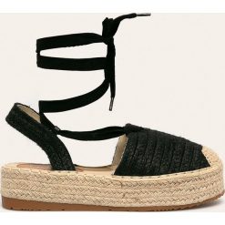 Answear - Espadryle Marquiiz. Czarne espadryle damskie ANSWEAR, bez wzorów, z gumy, bez obcasa, na obcasie. W wyprzedaży za 99,90 zł.