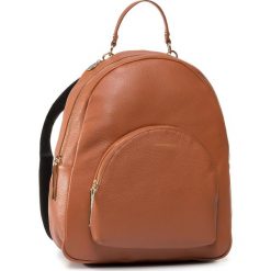 Plecak COCCINELLE - FS5 Alpha E1 FS5 14 02 01 Tan W09. Pomarańczowe plecaki damskie Coccinelle, bez wzorów, ze skóry. W wyprzedaży za 739,00 zł.