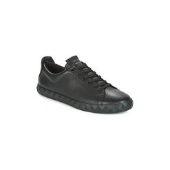 Buty Emporio Armani IVO. Czarne trampki męskie Emporio Armani, bez wzorów, bez zapięcia. Za 767,20 zł.