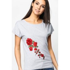 Jasnoszary T-shirt Excellent. Szare t-shirty damskie Born2be, l. Za 29,99 zł.