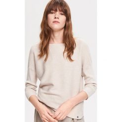 Sweter z dekoltem w łódkę - Beżowy. Brązowe swetry damskie Reserved, s. Za 69,99 zł.