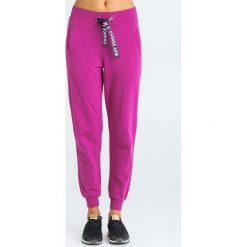 SPODNIE DRESOWE ARMANI EXCHANGE. Czerwone spodnie damskie Armani Exchange, xl, z bawełny. Za 449,00 zł.