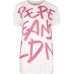 T- shirt Pepe Jeans. Różowe koszulki damskie Pepe Jeans, z nadrukiem, z jeansu, bez kołnierzyka, z długim rękawem. Za 79,00 zł.