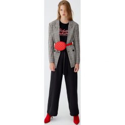Koszulka z logo Michaela Jacksona. Czarne t-shirty damskie marki Pull&Bear. Za 69,90 zł.