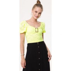 Jasnozielony Top Goggle. Zielone bluzki damskie Born2be, s, bez wzorów, z koronki, bez kołnierzyka. Za 69,99 zł.
