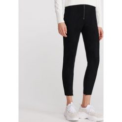 Spodnie z imitacji zamszu - Czarny. Czarne spodnie damskie Reserved, s. Za 69,99 zł.