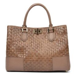 Torebki klasyczne damskie: Skórzana torebka w kolorze fango – (S)27 x (W)38 x (G)15 cm