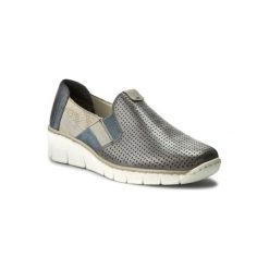 RIEKER 53757-12. Niebieskie półbuty damskie Rieker, bez wzorów, ze skóry ekologicznej, bez obcasa, bez zapięcia. Za 229,99 zł.