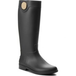 Kalosze EMPORIO ARMANI - X3O172 XL536 K001 Black/Black. Czarne kalosze damskie marki Emporio Armani, ze skóry ekologicznej. W wyprzedaży za 569,00 zł.