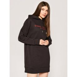 Sukienka dzianinowa TOMMY HILFIGER Kristal WW0WW26177. Czarne sukienki damskie TOMMY HILFIGER, s, bez wzorów, z bawełny, bez kołnierzyka, bez rękawów. W wyprzedaży za 329,00 zł.
