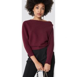 Trendyol Sweter z odkrytymi ramionami - Purple. Fioletowe swetry damskie marki Trendyol, bez wzorów, z dzianiny, bez rękawów, długie, bez kaptura. Za 80,95 zł.