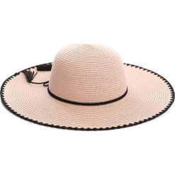 Różowy Kapelusz Seasonable. Różowe kapelusze damskie Born2be, w paski. Za 29,99 zł.