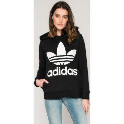 Adidas Originals - Bluza. Czarne bluzy damskie z kieszeniami marki adidas Originals, z nadrukiem, z elastanu, z kapturem. Za 279,90 zł.