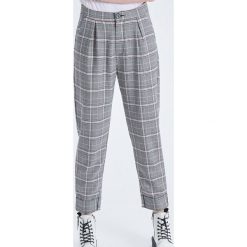 Spodnie chino w kratę - Jasny szary. Szare chinosy damskie marki Cropp. Za 89,99 zł.