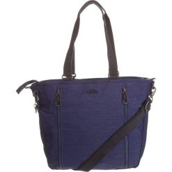 Torebka "Lucetta' w kolorze granatowym - 39 x 26 x 8 cm. Niebieskie torebki klasyczne damskie Kipling, w paski, z materiału. W wyprzedaży za 172,95 zł.