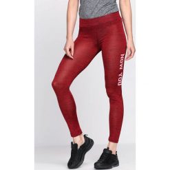 Bordowe Legginsy Wants To Go. Czerwone legginsy we wzory Born2be, l, z materiału. Za 19,99 zł.
