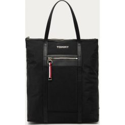 Tommy Hilfiger - Torebka. Czarne torby damskie na zakupy TOMMY HILFIGER, bez wzorów, ze skóry ekologicznej, duże, bez dodatków. Za 449,90 zł.