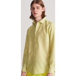 Bawełniana koszula regular fit - Zielony. Zielone koszule męskie Reserved, s, z bawełny. W wyprzedaży za 39,99 zł.