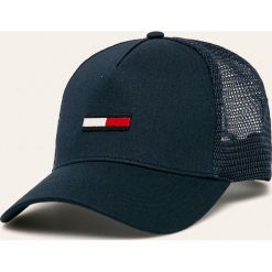 Tommy Jeans - Czapka. Niebieskie czapki męskie Tommy Jeans, z aplikacjami, z bawełny. Za 179,90 zł.