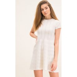 Sukienka dzianinowa Pinko Ardenne PE 20 BLK01 1G14XT Y64E. Białe sukienki damskie Pinko, m, bez wzorów, z elastanu, bez kołnierzyka, bez rękawów. W wyprzedaży za 659,00 zł.