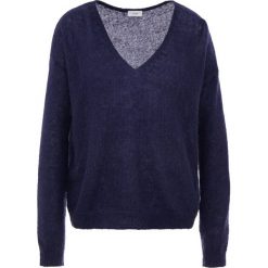 CLOSED Sweter dark night. Niebieskie bluzy damskie CLOSED, s, bez wzorów, z wełny, bez rękawów, bez kaptura. Za 749,00 zł.