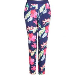 Tommy Hilfiger Spodnie "Neala". Jeansy damskie TOMMY HILFIGER. Za 159,00 zł.