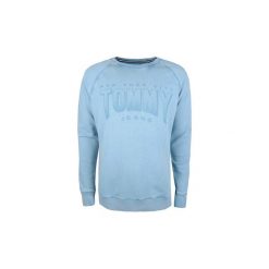 Bluzy Tommy Hilfiger DM0DM03654 / Tjm GD Logo CN HKnit. Niebieskie bluzy męskie TOMMY HILFIGER, s, bez wzorów, bez kołnierzyka, bez rękawów, bez kaptura. Za 249,00 zł.