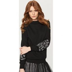 Bluzy damskie: Bluza z wyhaftowanymi rękawami – Fioletowy