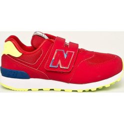 New Balance - Buty dziecięce YV574TDR. Czerwone trampki chłopięce New Balance, bez wzorów, z gumy, sportowe, z okrągłym noskiem, bez zapięcia. W wyprzedaży za 159,90 zł.