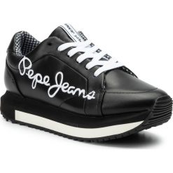 Sneakersy PEPE JEANS - Zion Smart PLS30907 Black 999. Czarne półbuty damskie Pepe Jeans, bez wzorów, z jeansu, bez obcasa, na koturnie, bez zapięcia. W wyprzedaży za 229,00 zł.