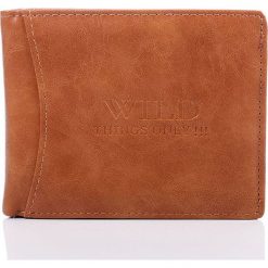 RASOWY PORTFEL MĘSKI WILD THINGS ONLY. Brązowe portfele męskie marki Wild, ze skóry. Za 49,00 zł.
