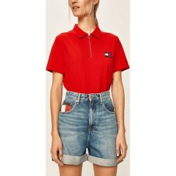Tommy Jeans - Szorty jeansowe. Niebieskie szorty damskie Tommy Jeans, bez wzorów, z bawełny, casualowe, z podwyższonym stanem. Za 359,90 zł.