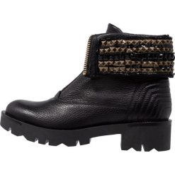 Tosca Blu KIRUNA Botki kowbojki i motocyklowe nero. Czarne botki damskie skórzane marki Tosca Blu. Za 909,00 zł.